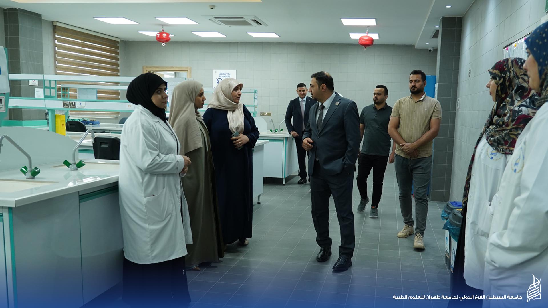 جامعة السبطين (عليهما السلام) للعلوم الطبية تستقبل لجنة وزارية لمتابعة متطلبات السلامة والأمن