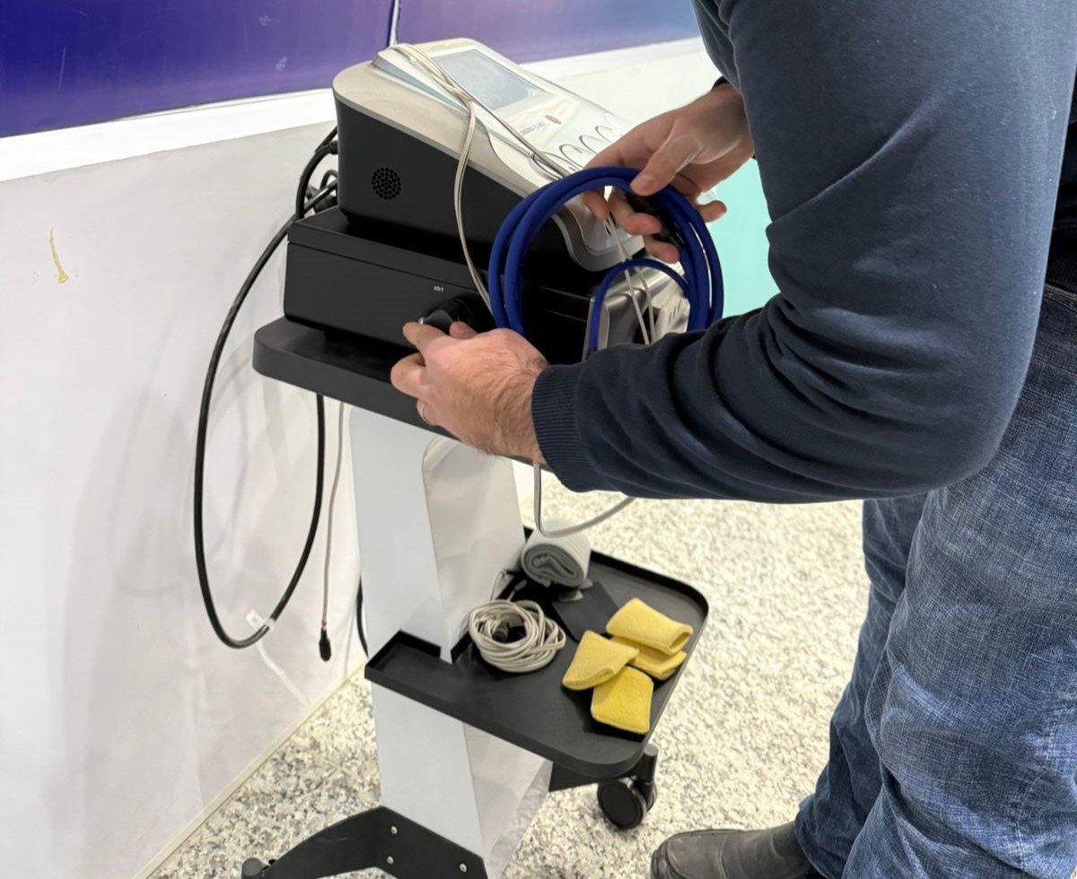 أنجز قسم شؤون الديوان من خلال وحدة الأجهزة الطبية  إدخال دفعة جديدة من أجهزة الـ( Vacuum ) إلى كلية التأهيل الطبي